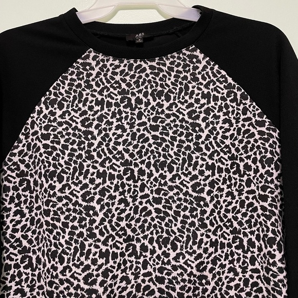 ABS Denim Collection black and white leopard top size S very comfy dressy look - Picture 2 of 6